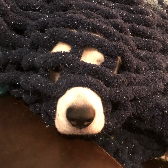 Hi! I’m Sarah. Colors, sparkles, and Betsey Johnson make life happy! - Picture 2 of 12